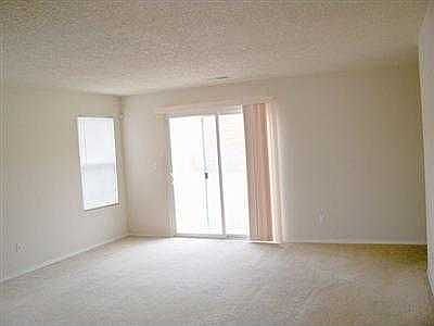 5th image of 1009 Kanaga Dr NW