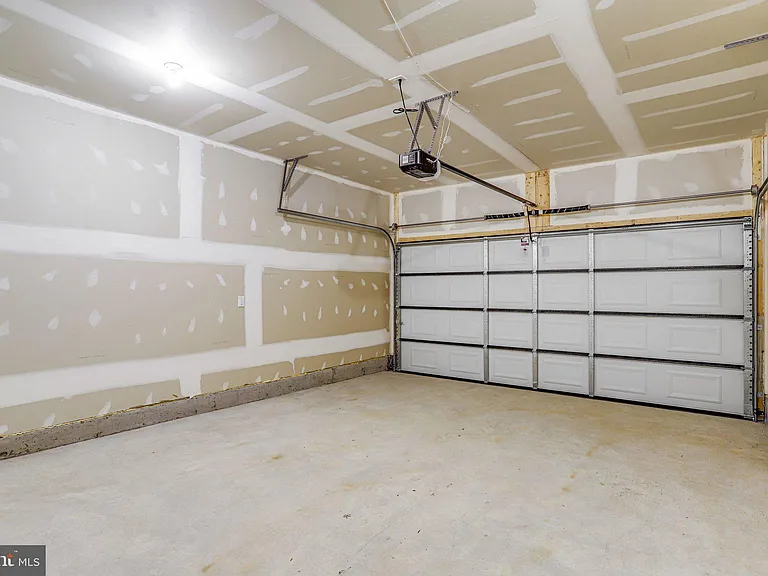 385 Ensemble Way — Photo 37