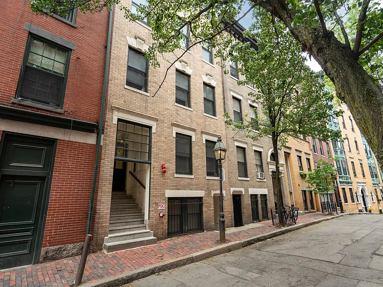 98 Myrtle St #B — Photo 1