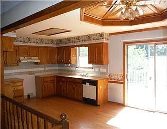 3rd image of 323 SE Onyx Dr