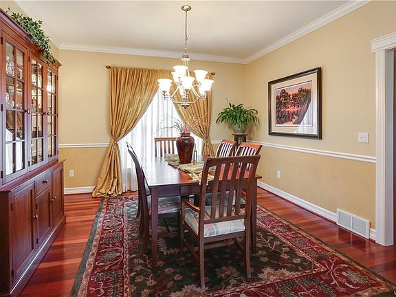 4th image of 5664 Woodruff Dr