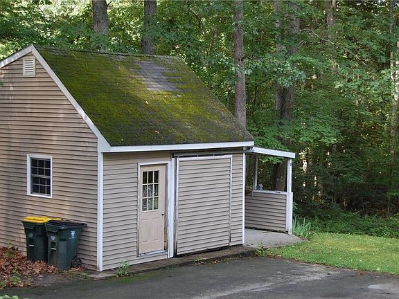 3rd image of 630 Maureen Cir