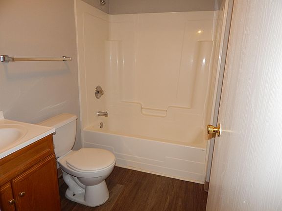 4th image of 664 Broadway Ave APT 202