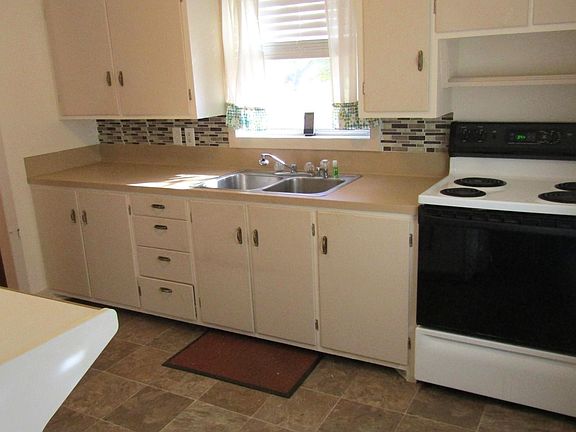 5th image of 282 2nd St