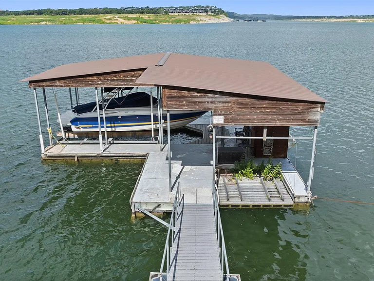 2918 Thurman Rd — Photo 2