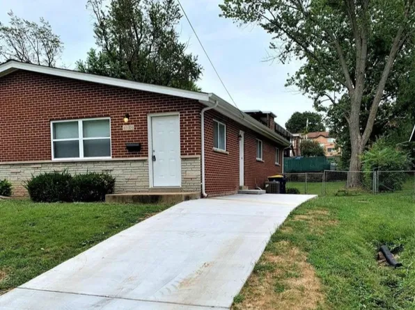 4128 Jane Ave #2, Saint Ann, MO 63074