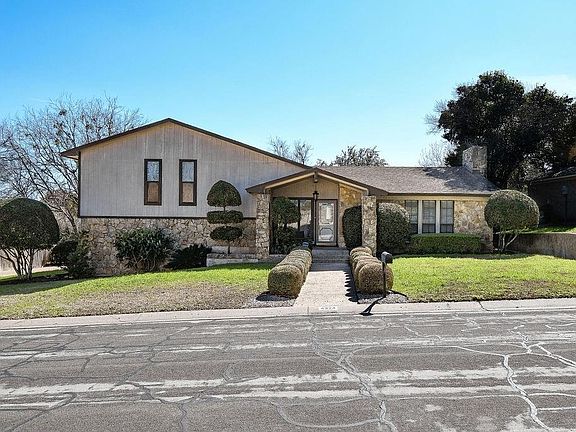 3rd image of 4324 Green Oak Dr