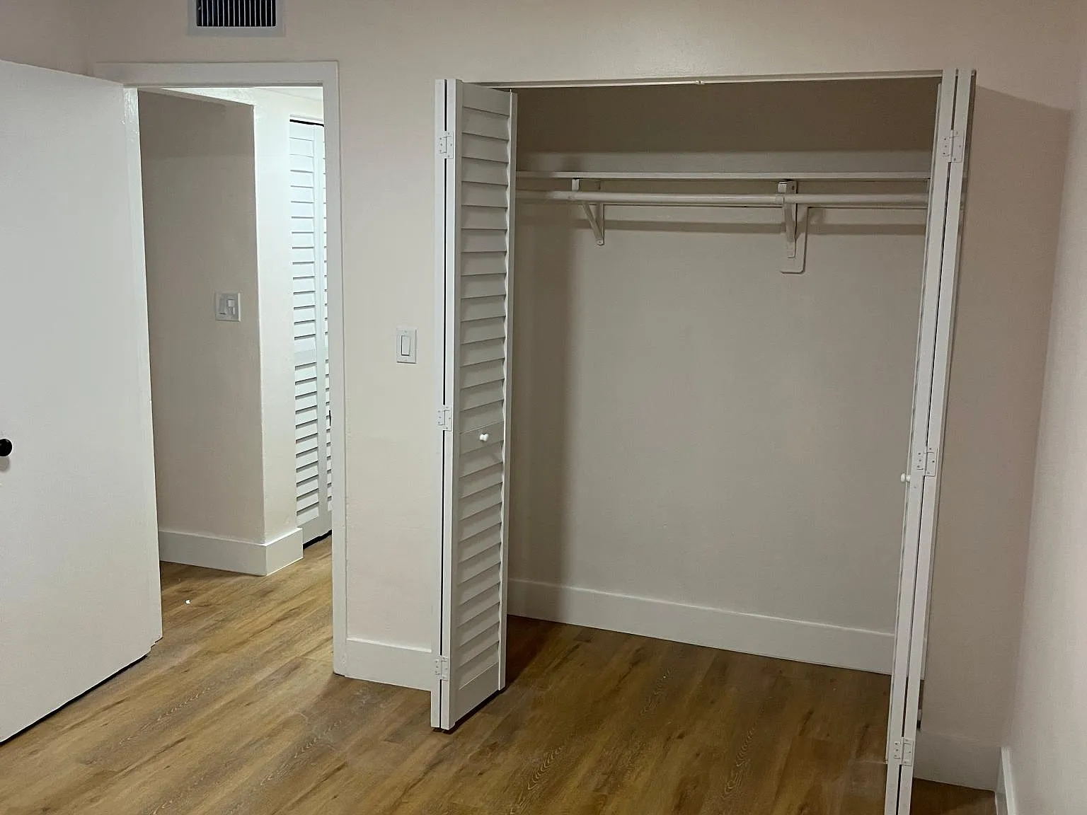2 bed, 819 sqft, $2,100 — Photo 4