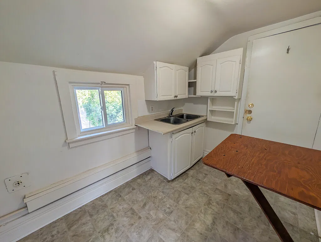 42 Leeper St — Photo 1