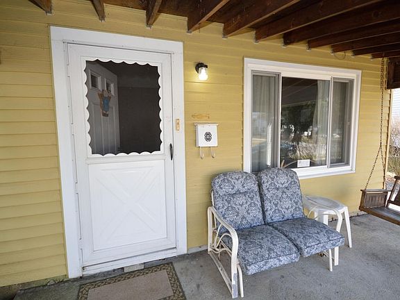 3rd image of 3125 Laverne Dr