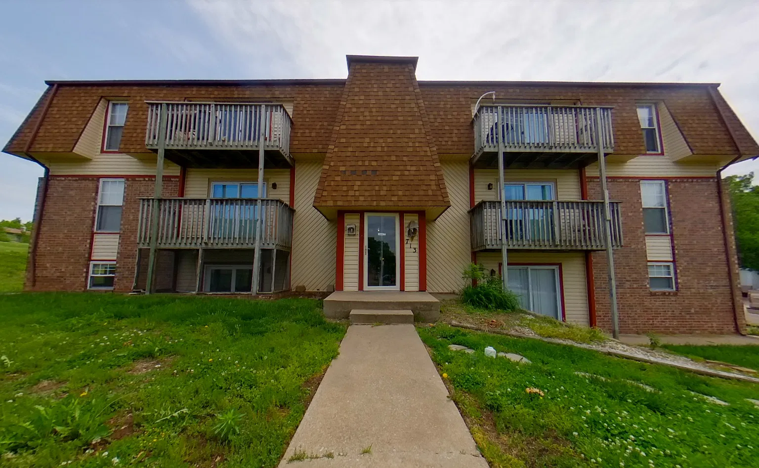 713 Dondee Dr — Photo 2