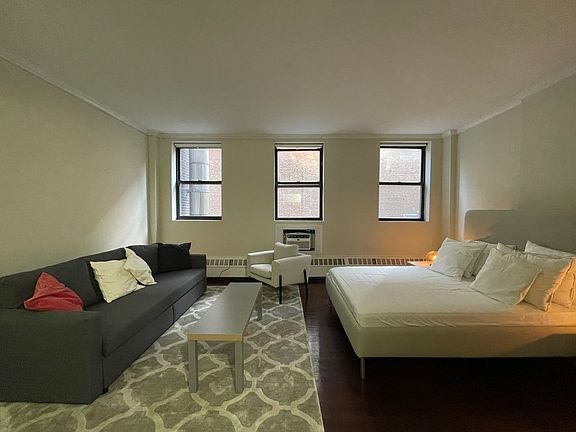 4th image of 236 W 52nd St #2C