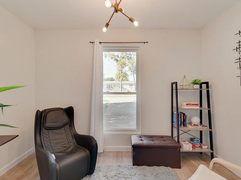 11828 Oberlin Dr — Photo 15