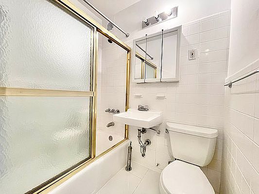 5th image of 1140 1st Ave APT 6