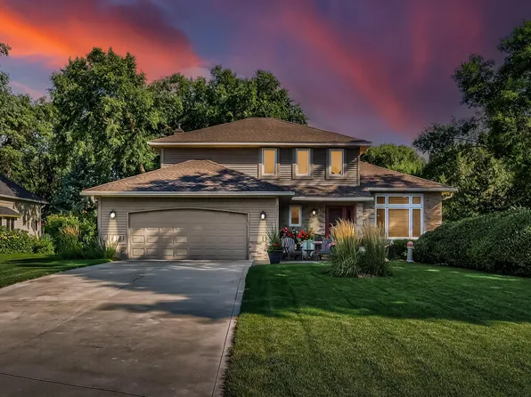 2277 Moreland Ct E, Maplewood, MN 55119