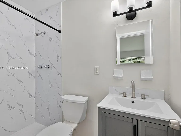 151 SE 6th Ave #16 — Photo 14