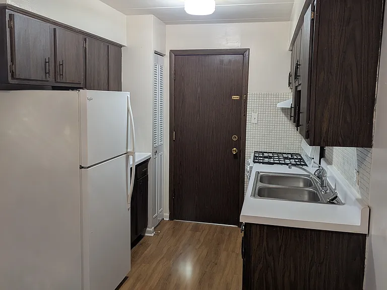 Standard Kitchen