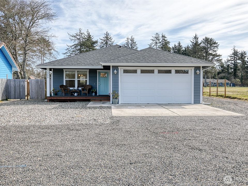 1st image of 300 Octopus Avenue NE