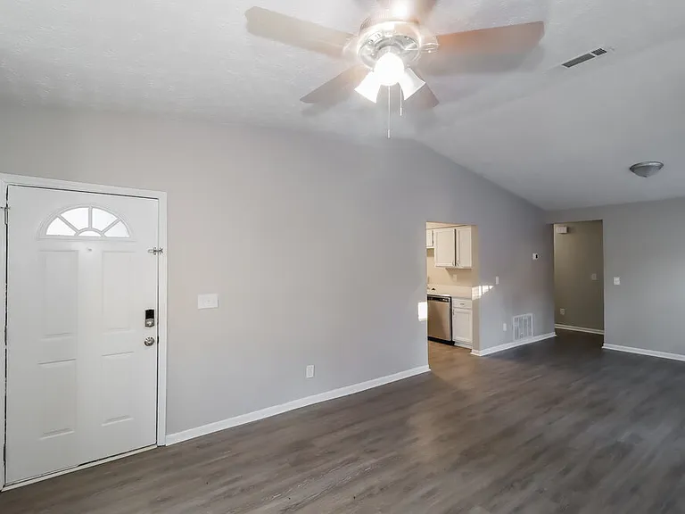 643 Tarragon Way SW — Photo 15