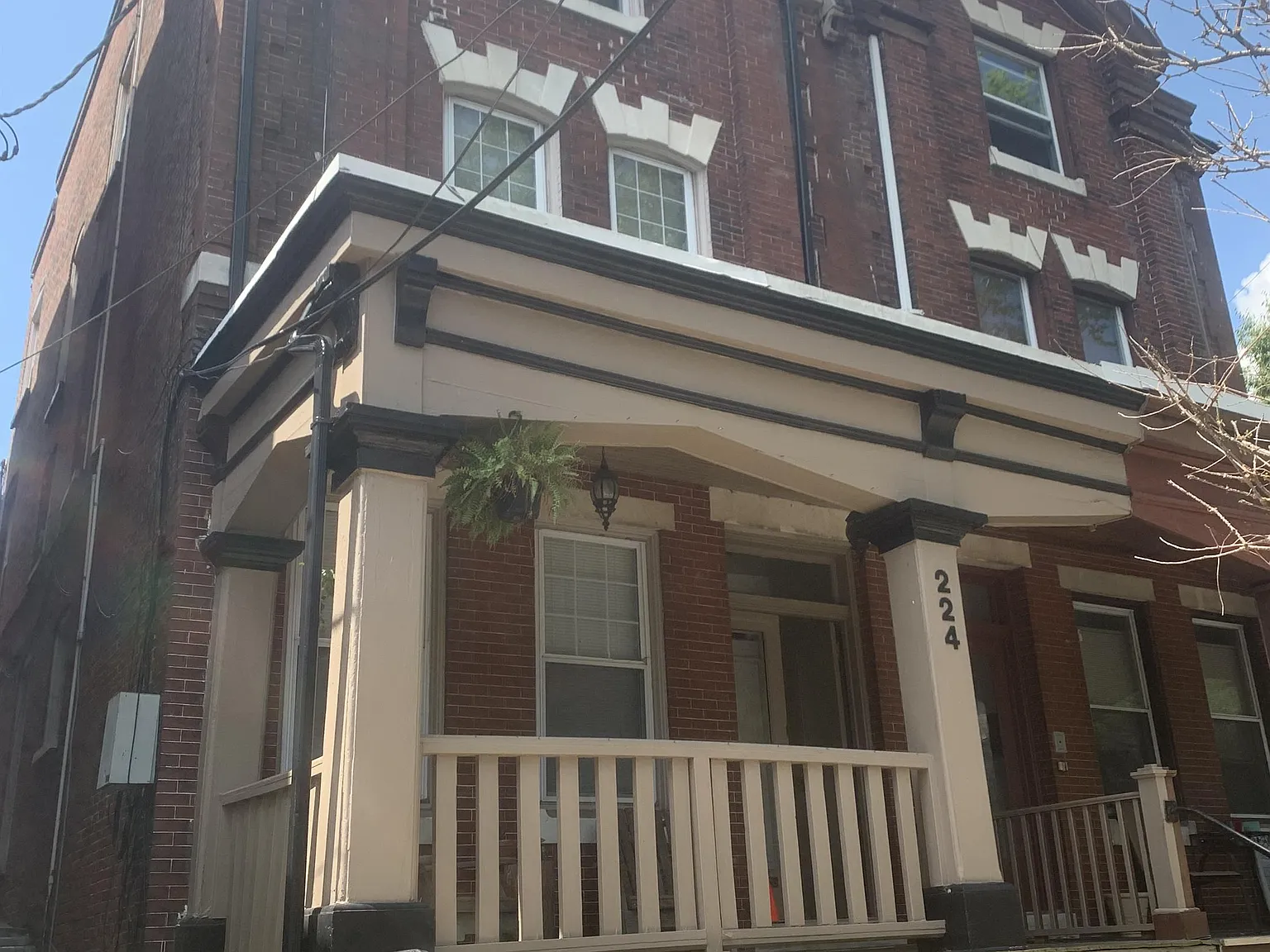 224 14th - 1 — Photo 3