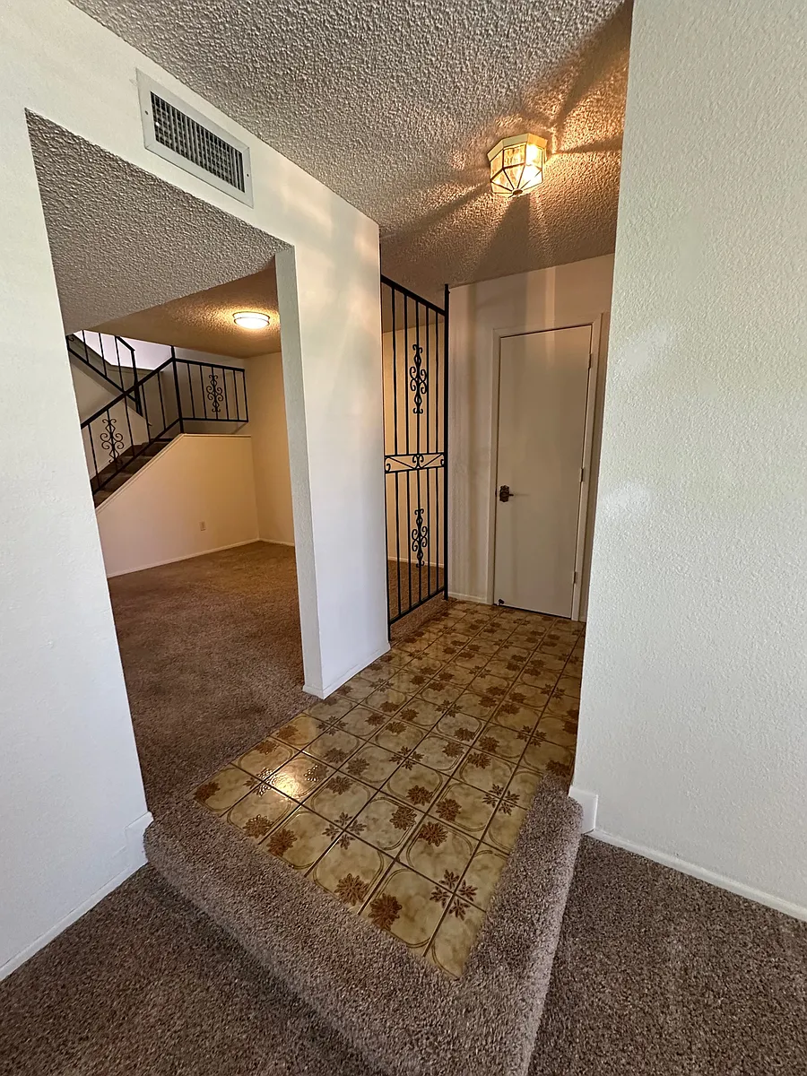 Building Photo - 2155 S 14th Ave #60