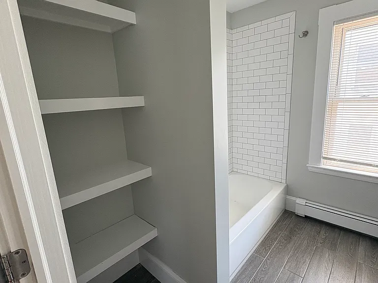 29 Arthur St #2 — Photo 3