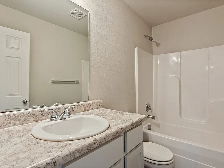 992 E Starling St — Photo 15