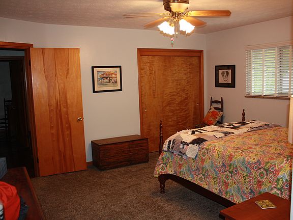 5th image of 5108 Carlton Dr
