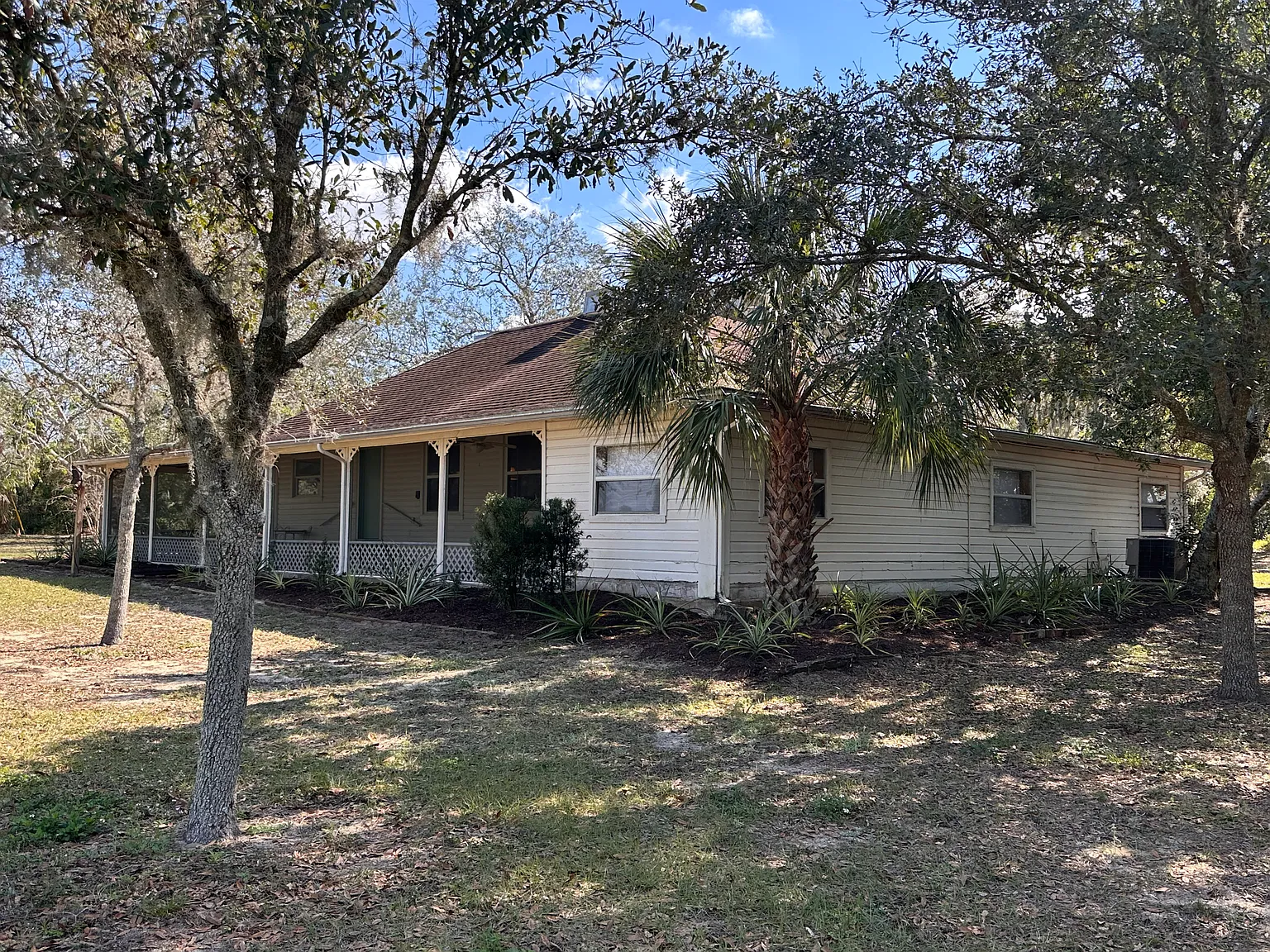 3 bed, 1952 sqft, $2,500 — Photo 2