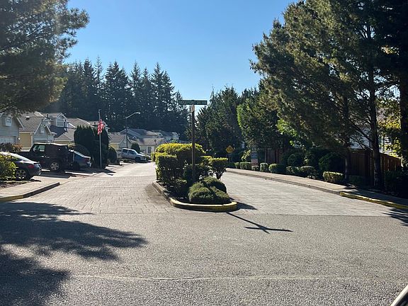 2nd image of 11652 Breckenridge Ln NW