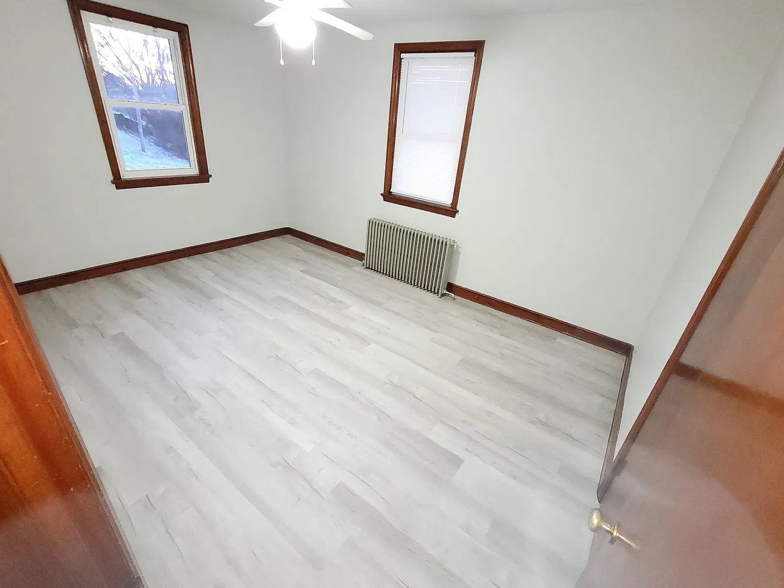 3 bed, 1.5 bath, 2200 sqft, $2,225 — Photo 2