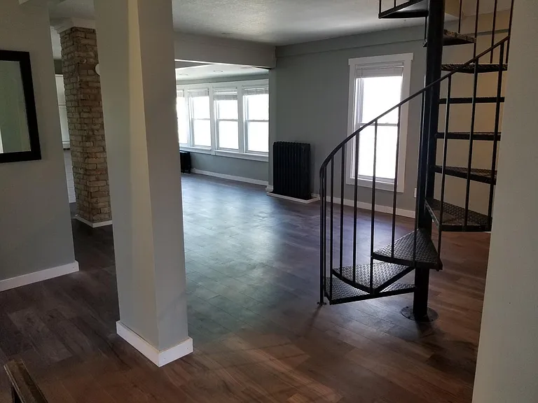 1208 W 28th St #2 — Photo 12