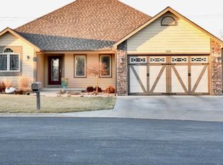 1519 Sky Ct, Salina, KS 67401