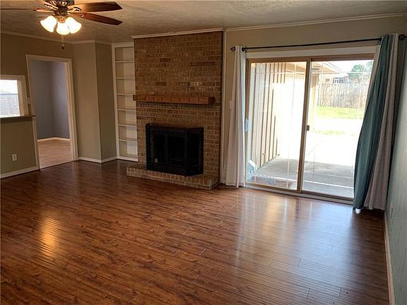 4th image of 807 Imperial Dr