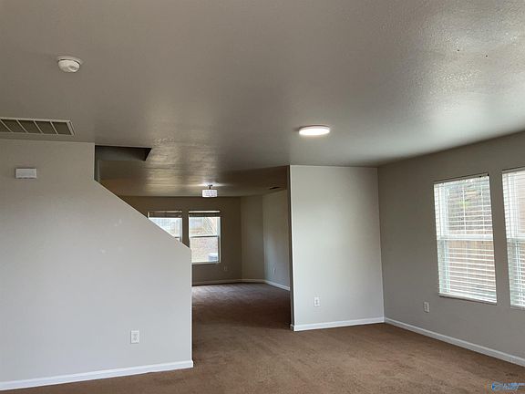 4th image of 250 Whitestone Dr NE