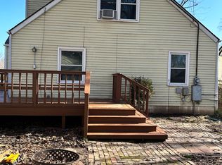 210 McArthur Dr, Saint Matthews, KY 40207