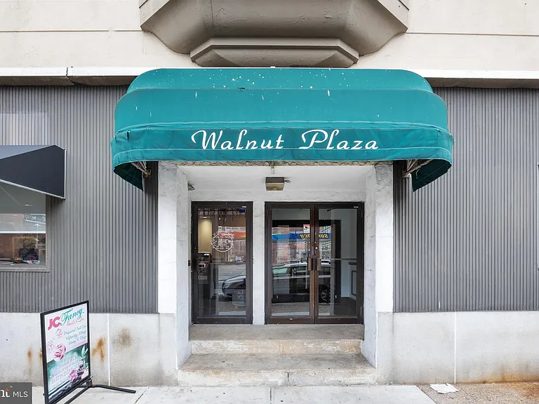 2135 Walnut St #1202 — Photo 35