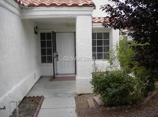 2nd image of 1833 La Villa Dr