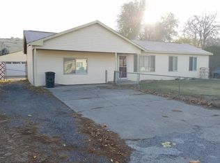 151 Larson Rd, Yakima, WA 98908