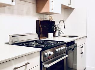 1906 Grant St #103, Vancouver, BC V5L2Y9