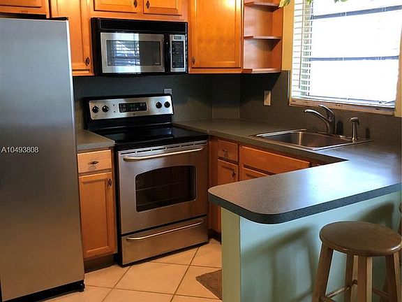 2nd image of 900 Tallwood Ave APT 103