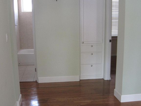 3rd image of 1712 Oliver Ave