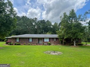 404 S Baker St, Glennville, GA 30427
