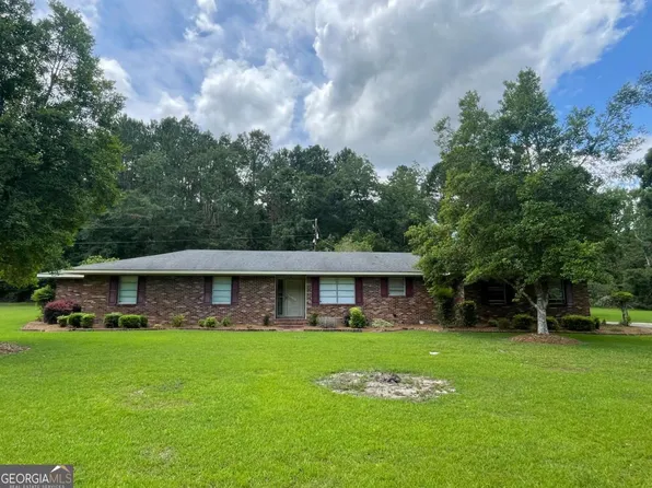 404 S Baker St, Glennville, GA 30427