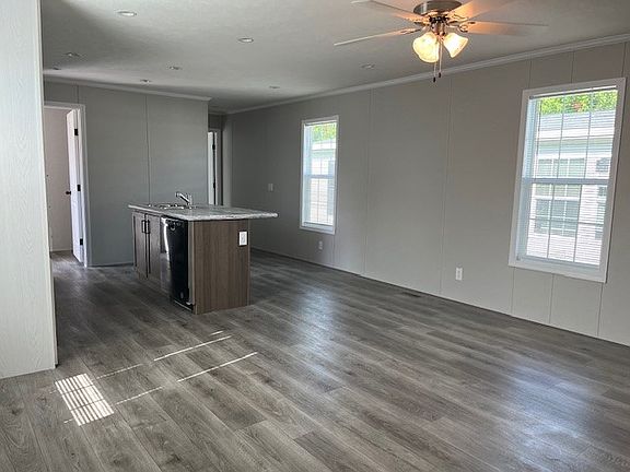 3rd image of 1811 Fenway Dr #163