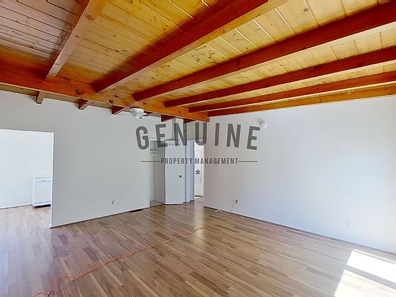 4th image of 707 Poinsettia Ave #B