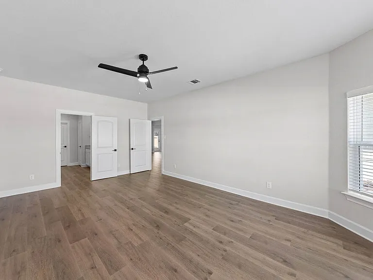 309 Magnolia Blvd — Photo 9