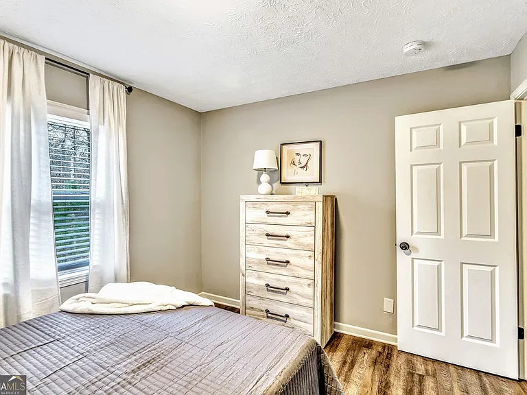3017 Valley View Dr — Photo 19