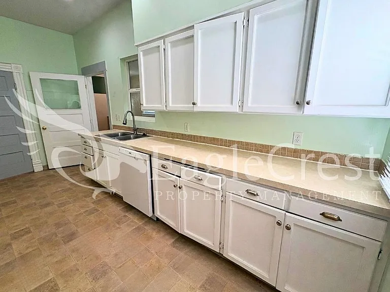 532 Washington St — Photo 56