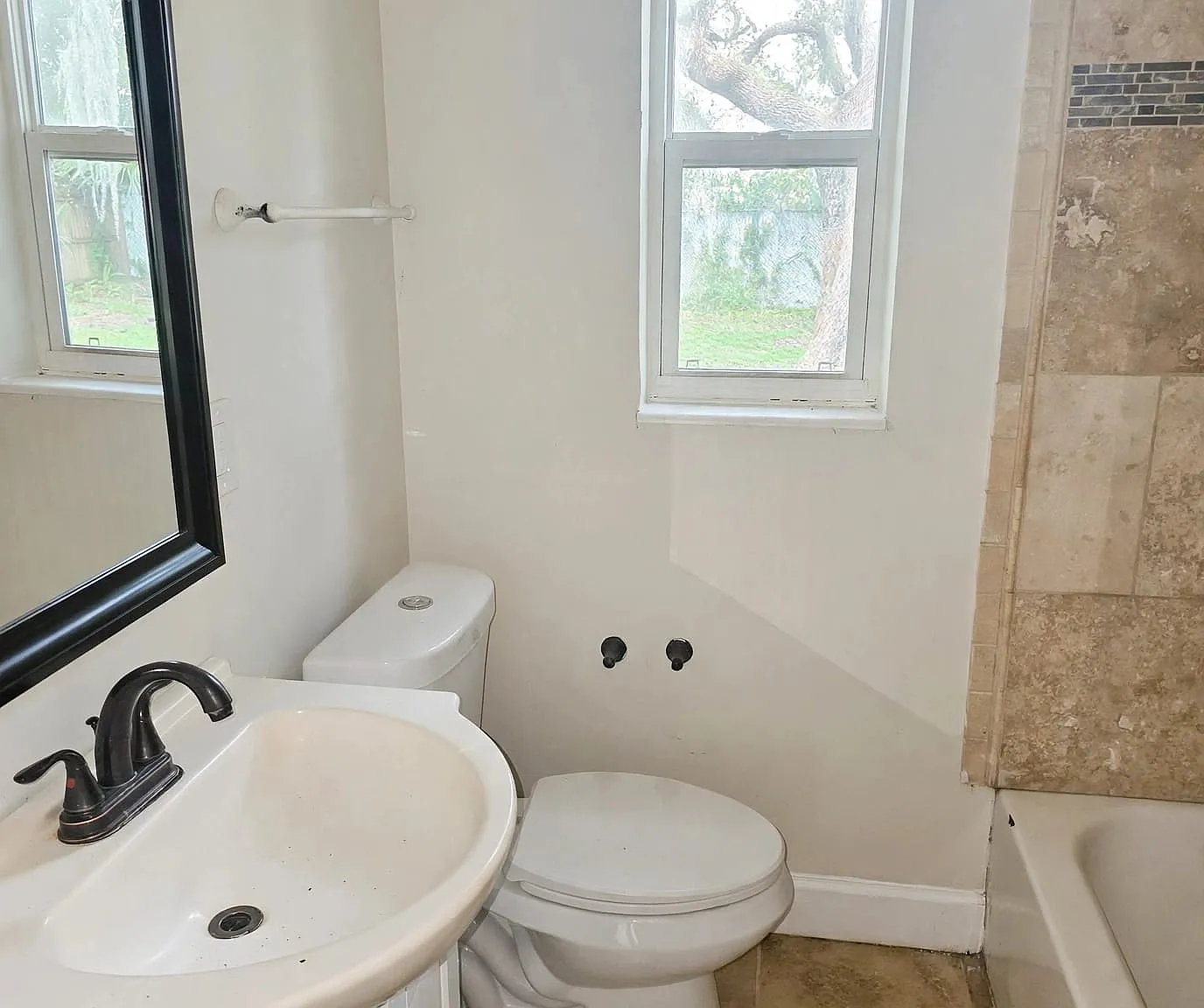 4 bed, 1392 sqft, $1,850 — Photo 4